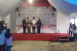 Warga Muna Barat Antusias Jemput Kedatangan Bupati dan Wakil Bupati