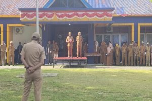 Pimpin Apel Perdana Sebagai Bupati, Laode Darwin Tekankan Kedisiplinan Dan Tanggung Jawab ASN