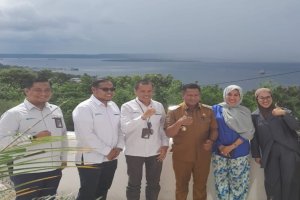 Bupati Muna Barat Temui Pihak PLN di Baubau : Pastikan Listrik Pulau-Pulau Terpencil Terlayani Mulai 2025