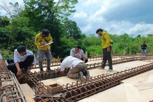 Tim Probity Audit Inspektorat Kabupaten Muna Barat Lakukan Pengecekan Progres Pekerjaan Pembangunan Jembatan di Desa Latugho
