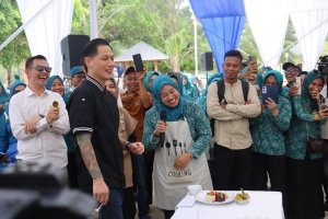 Chef Juna Nilai Lomba Kuliner Halal Maimo Sharia Fest, TP PKK Muna Barat Turut Berpartisipasi