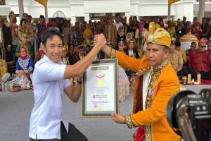 Silaturahmi Akbar Masyarakat Muna Raih Rekor MURI, Bupati Muna Barat Ajak Perkuat Persatuan dan Kolaborasi
