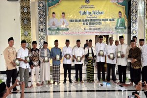 Pemda Muna Barat Bersama LAZISMU Bagikan 600 Buku Iqra untuk TPQ se-Muna Barat